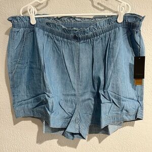 Maree Pour Toi Light weight Shorts NWT